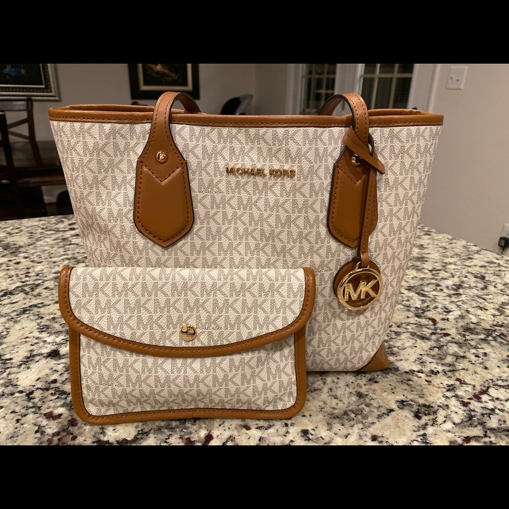 Michael Kors purse